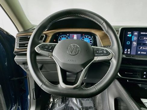 Used 2026 Volkswagen Atlas SE FWD image 13