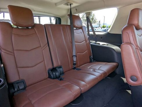 Used 2016 Cadillac Escalade ESV Premium image 20