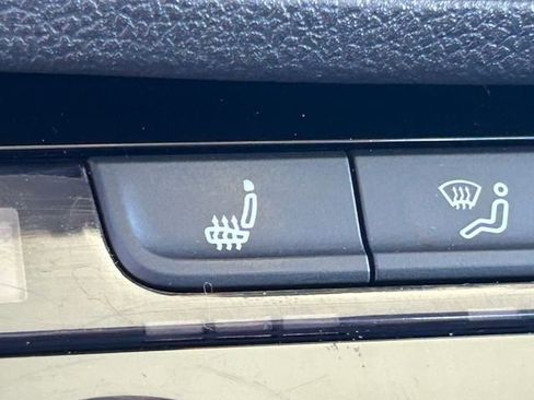 Used 2022 Volkswagen Jetta SE FWD image 15
