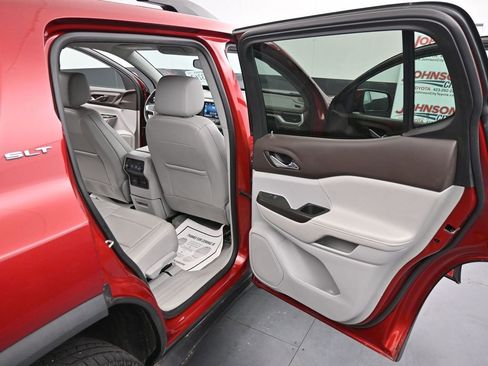 Used 2023 GMC Acadia SLT image 21
