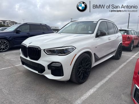 Used 2020 BMW X5 M50i image 1