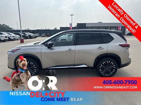Used 2026 Nissan Rogue Platinum w/ Platinum Premium Package AWD/4WD image 2