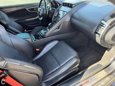 Used 2020 Jaguar F-TYPE Coupe RWD image 13