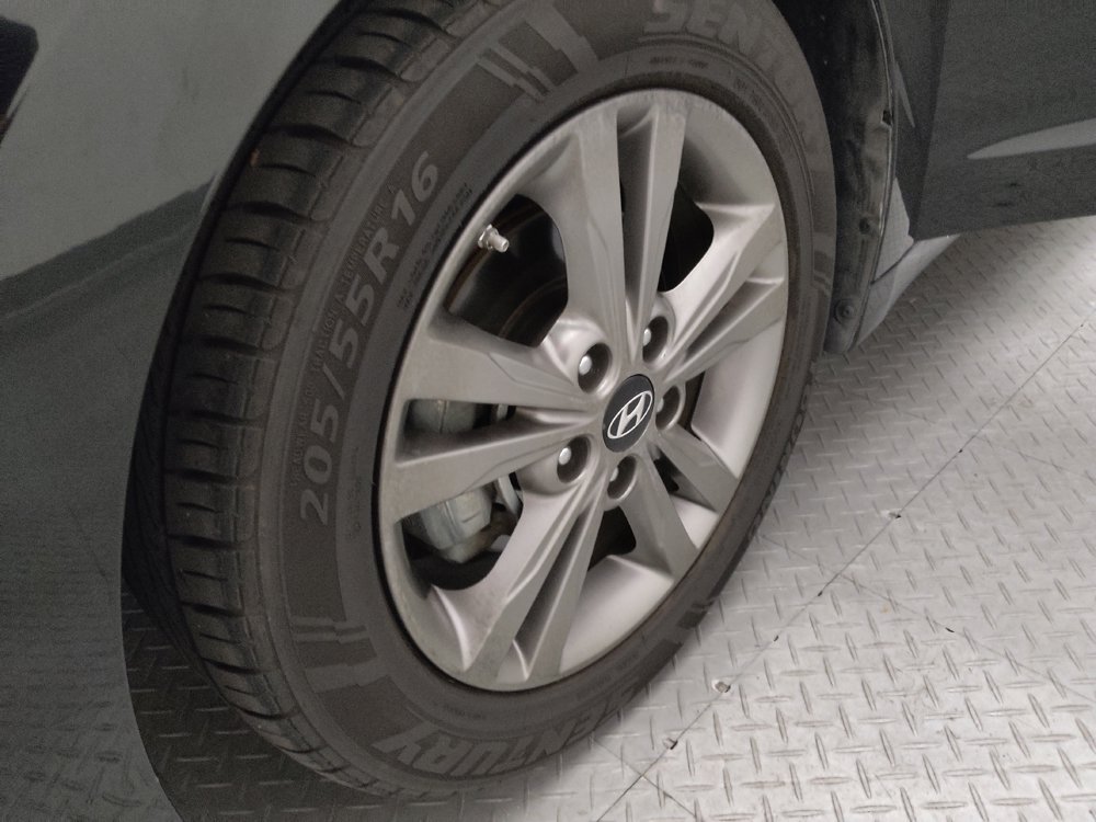 Used 2018 Hyundai Elantra SEL FWD image 31