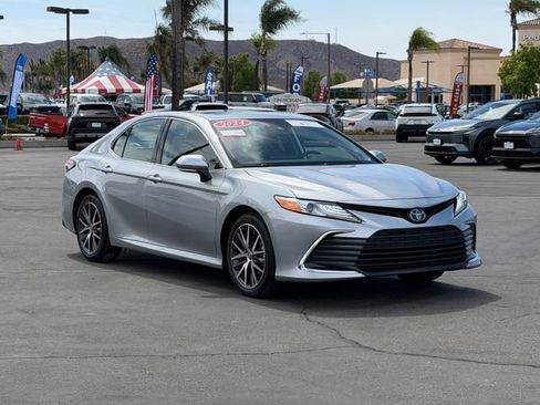 Used 2024 Toyota Camry XLE w/ Navigation Package FWD image 3