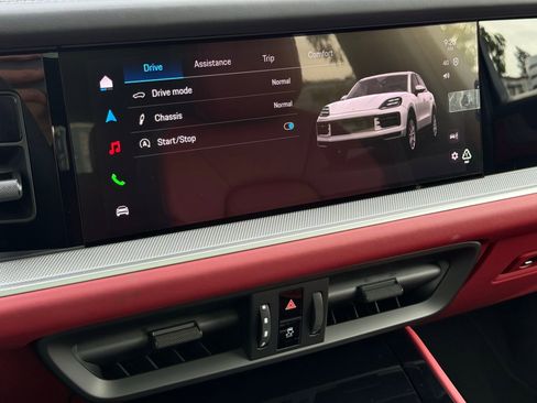 Used 2026 Porsche Cayenne image 20