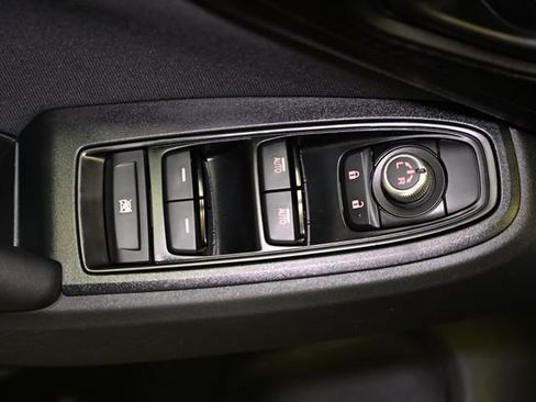 Used 2023 Subaru Crosstrek 2.0i Premium image 40