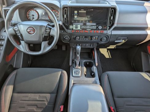 Used 2026 Nissan Frontier PRO-4X AWD/4WD image 9