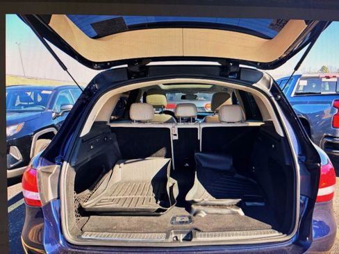 Used 2017 Mercedes-Benz GLC 300 4MATIC w/ Premium 1 Package image 6