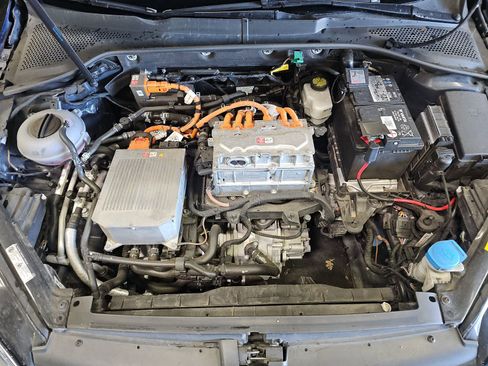 Used 2017 Volkswagen e-Golf SEL Premium image 16