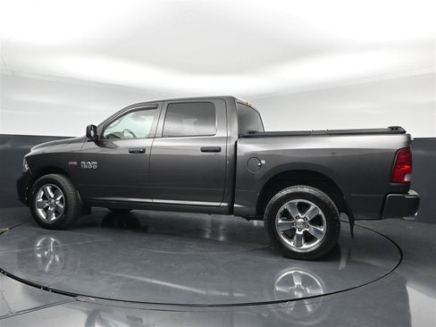 Used 2018 RAM 1500 Express w/ Express Value Package AWD/4WD image 8