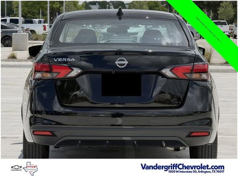 Used 2025 Nissan Versa SV FWD image 5