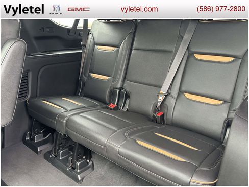 Used 2023 GMC Yukon XL AT4 image 10