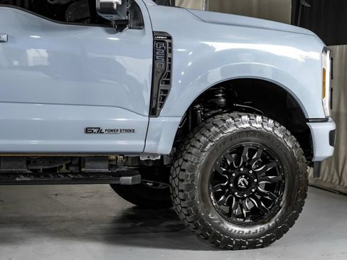Used 2024 Ford F250 Lariat w/ Black Appearance Package AWD/4WD image 7