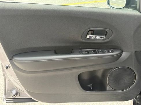 Used 2022 Honda HR-V LX image 12