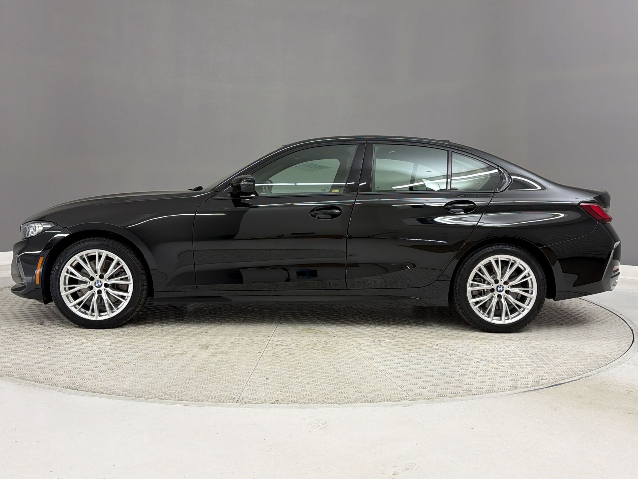 Certified 2023 BMW 330i Sedan w/ Driving Assistance Package RWD image 2