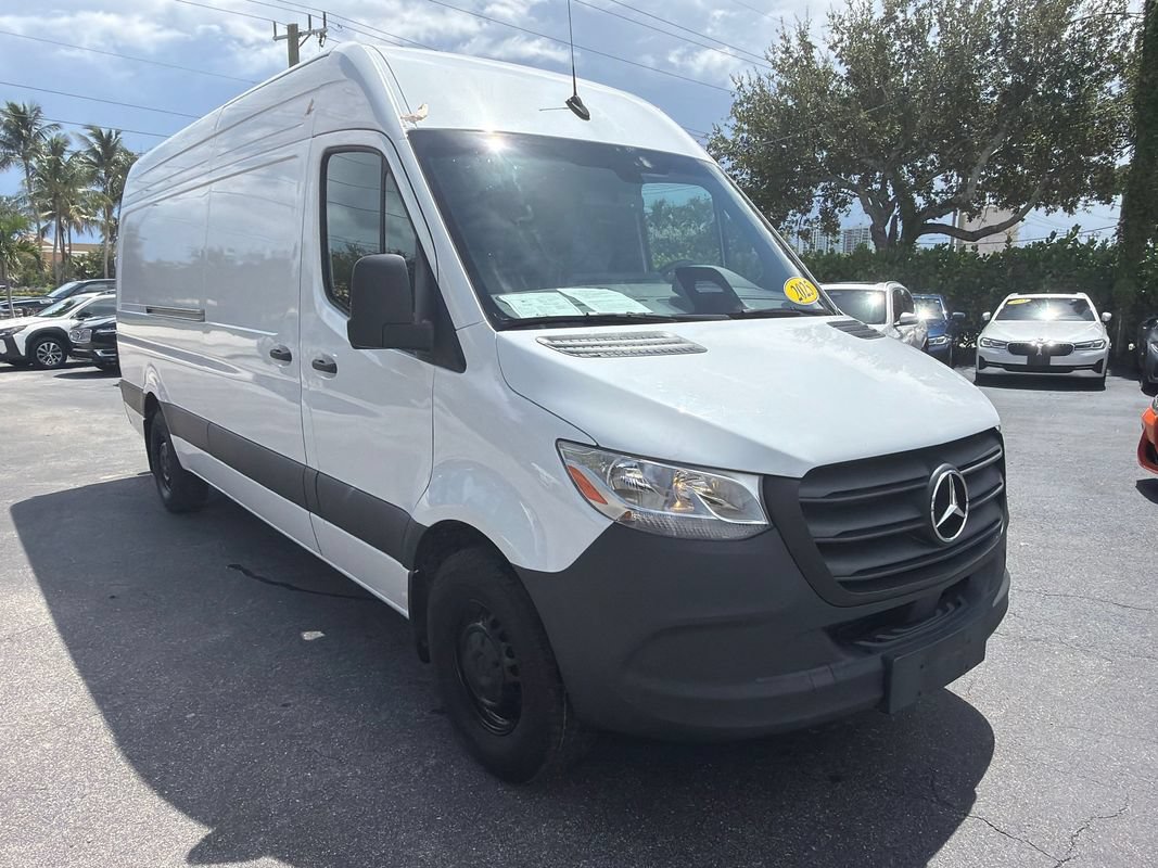 Used 2025 Mercedes-Benz Sprinter 2500 image 11