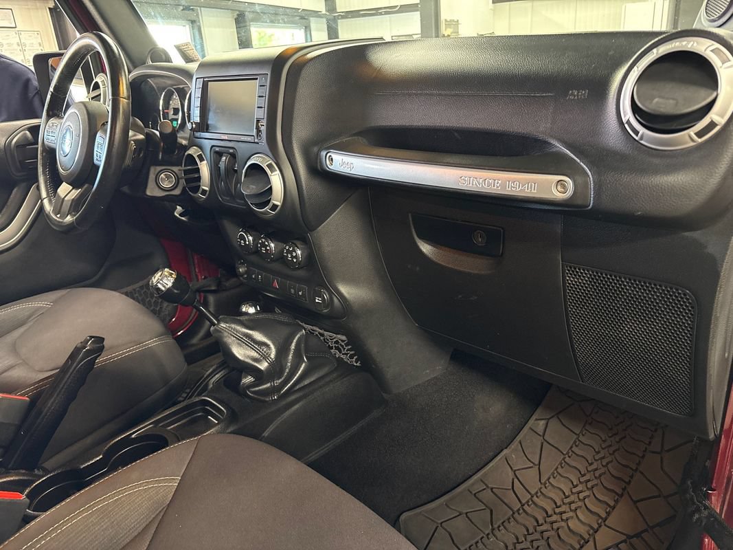 Used 2013 Jeep Wrangler Rubicon w/ PWR Convenience Group AWD/4WD image 44