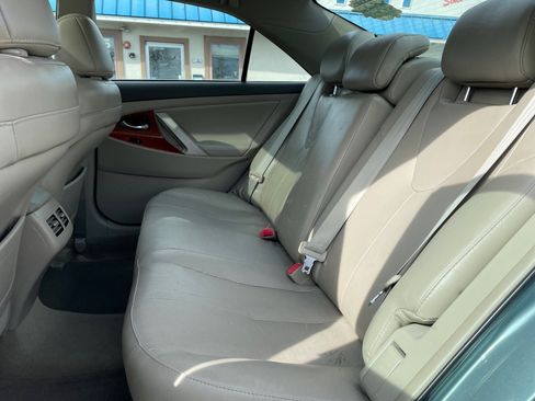 Used 2011 Toyota Camry XLE w/ SE/XLE Extra-Value Pkg image 23