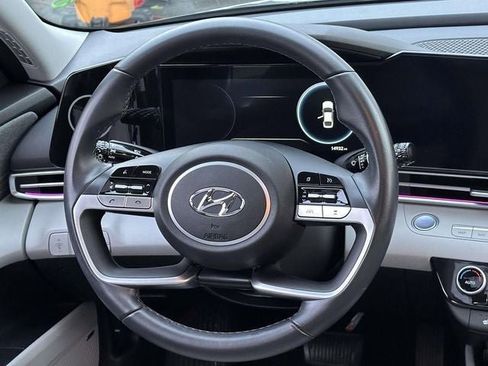 Used 2023 Hyundai Elantra Limited image 22