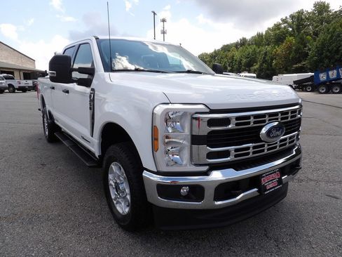Used 2025 Ford F250 XLT w/ FX4 Off-Road Package AWD/4WD image 11