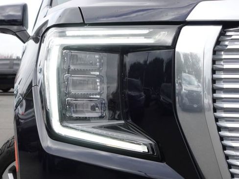 Used 2023 GMC Yukon XL Denali image 3