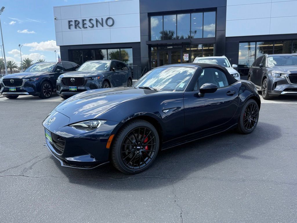 New 2026 MAZDA MX-5 Miata Club w/ Weather Package RWD image 4