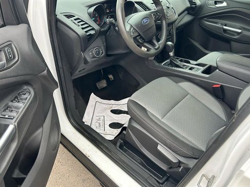 Used 2017 Ford Escape SE image 10