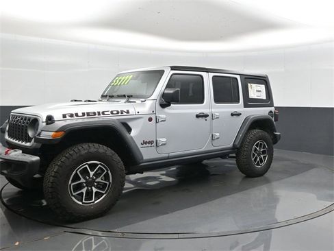 Used 2024 Jeep Wrangler Unlimited Rubicon w/ Technology Group image 4