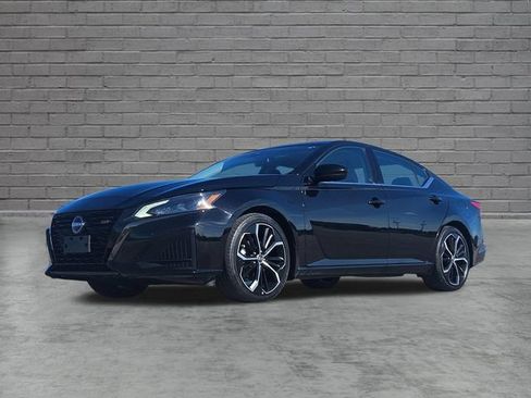 Used 2024 Nissan Altima 2.5 SR FWD image 1
