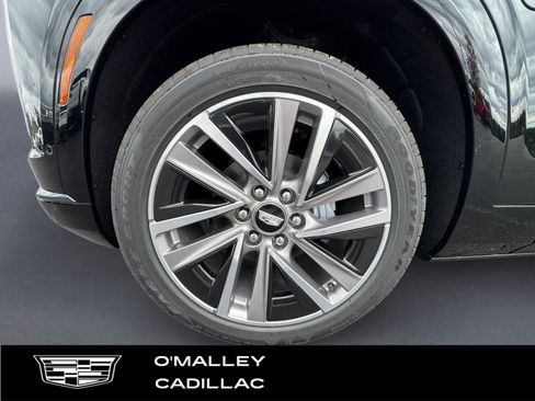 New 2026 Cadillac Vistiq Luxury w/ LPO, Floor Liner Package AWD/4WD image 9