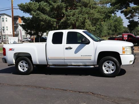 Used 2011 Chevrolet Silverado 1500 LT w/ All-Star Edition AWD/4WD image 2