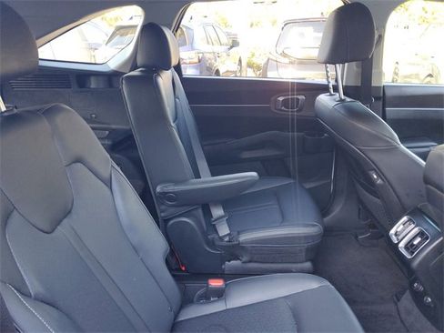 Used 2022 Kia Sorento EX w/ Panoramic Sunroof Package image 34
