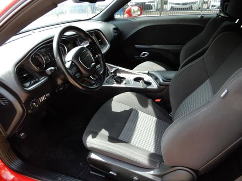 Used 2022 Dodge Challenger GT AWD/4WD image 9