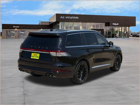 Used 2022 Lincoln Aviator Reserve w/ Equipment Group 201A RWD image 9
