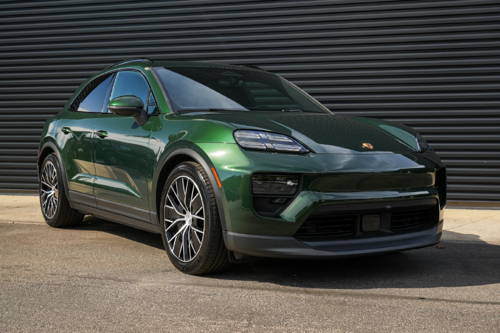 Certified 2026 Porsche Macan 4 Electric AWD/4WD image 39
