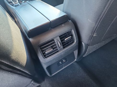 Used 2021 Nissan Rogue SV image 33