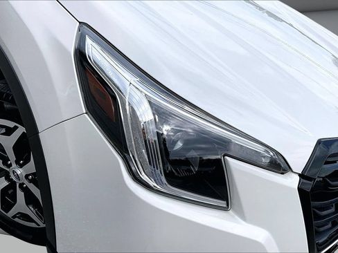 Used 2023 Subaru Forester Premium AWD/4WD image 32