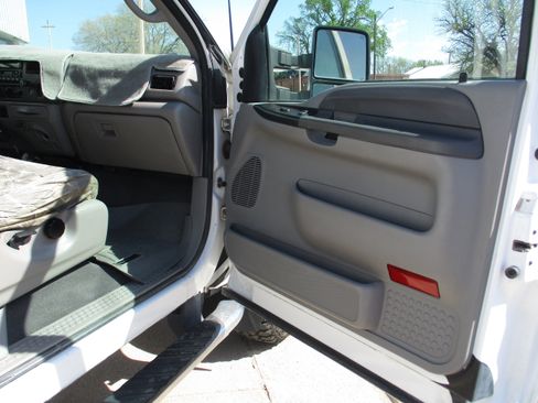 Used 2001 Ford F250 Lariat AWD/4WD image 19