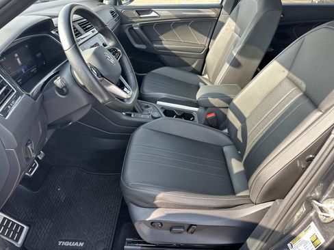 Used 2023 Volkswagen Tiguan SE R-Line image 19