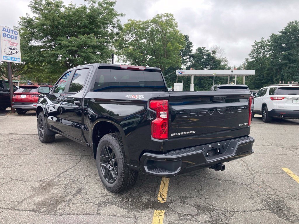 New 2026 Chevrolet Silverado 1500 Custom w/ Turbomax Blackout Package AWD/4WD image 24