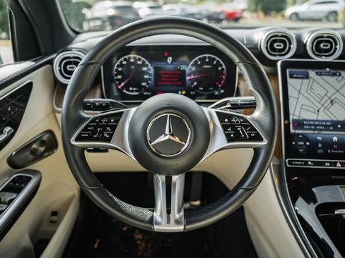 Used 2023 Mercedes-Benz GLC 300 4MATIC image 29