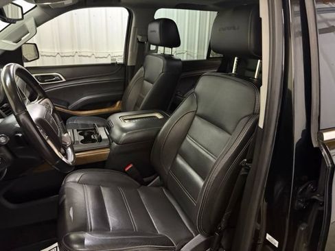 Used 2020 GMC Yukon Denali w/ Denali Ultimate Black Edition AWD/4WD image 42
