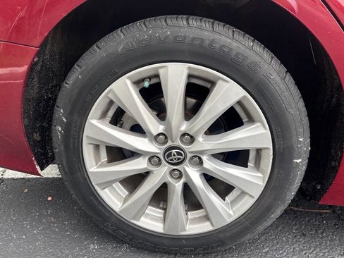 Used 2019 Toyota Camry LE FWD image 40