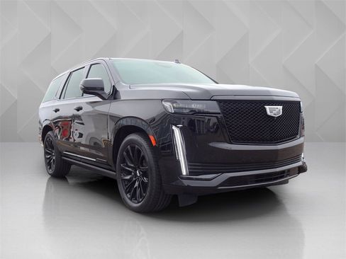 Certified 2022 Cadillac Escalade Sport w/ Touring Package image 7