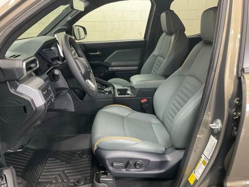 Used 2024 Toyota Tacoma TRD Off-Road image 8