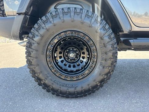 Used 2019 Jeep Wrangler Unlimited Sport S AWD/4WD image 32