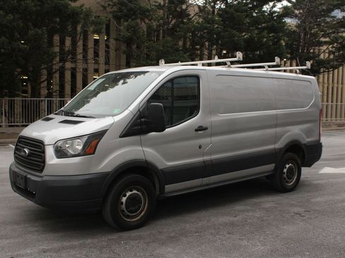 Used 2018 Ford Transit 250 130 Low Roof image 12