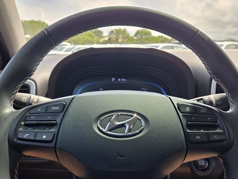 Certified 2024 Hyundai Venue Limited FWD image 23