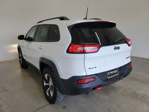 Used 2017 Jeep Cherokee Trailhawk image 7